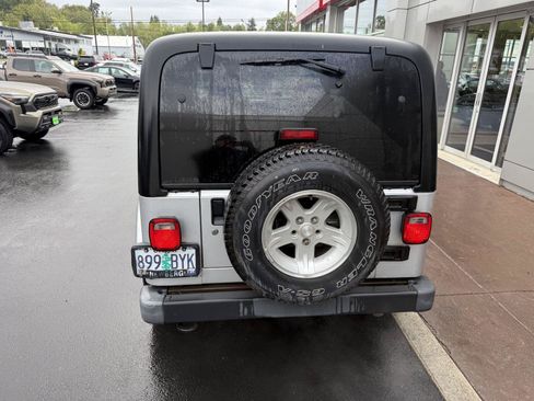 Used 2005 Jeep Wrangler Unlimited AWD/4WD image 3