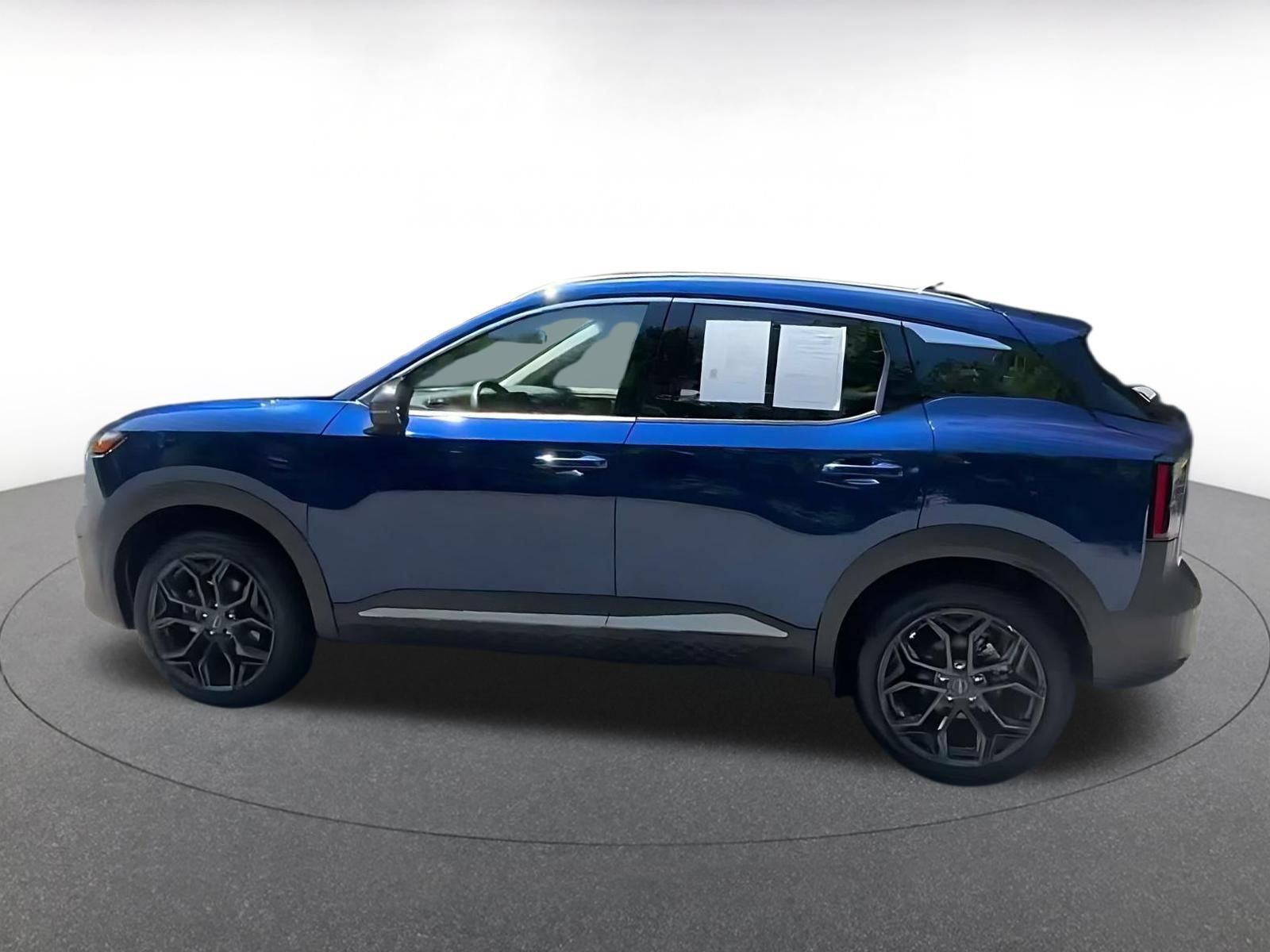 Used 2026 Nissan Kicks SR FWD image 7