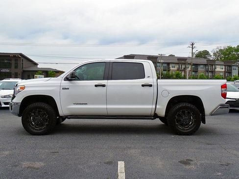 Used 2017 Toyota Tundra SR5 AWD/4WD image 4