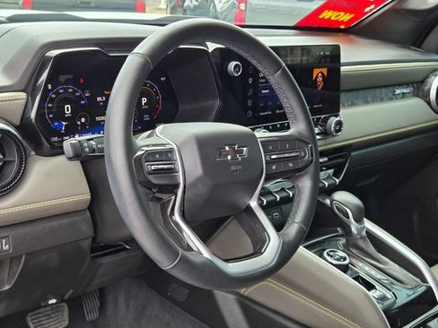Certified 2025 Chevrolet Colorado ZR2 w/ Technology Package AWD/4WD image 18