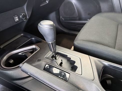 Used 2018 Toyota RAV4 LE w/ Carpet Mat Package image 25