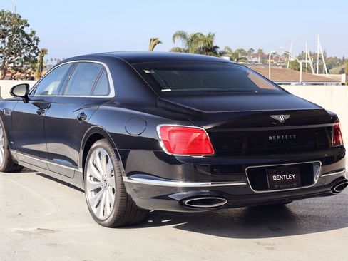 New 2026 Bentley Flying Spur Plug-In Hybrid AWD/4WD image 3