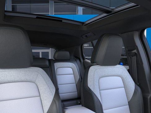 New 2026 Chevrolet Equinox EV LT image 24