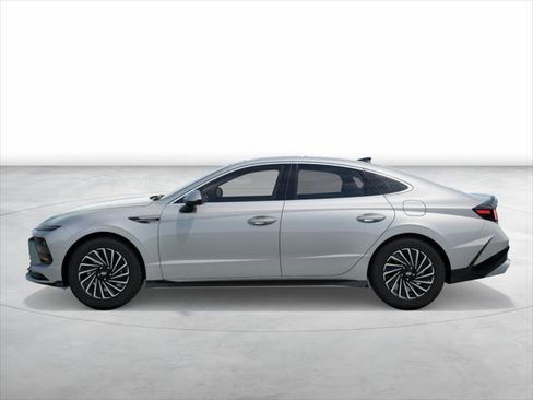 New 2026 Hyundai Sonata SEL FWD image 3
