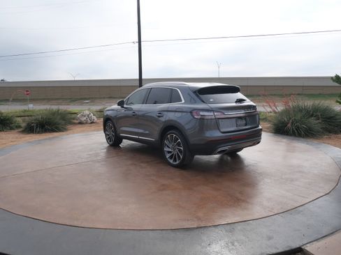 Used 2022 Lincoln Nautilus Reserve w/ Equipment Group 201A image 4