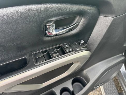 Used 2016 Nissan Titan PRO-4X image 16