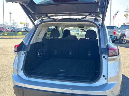 Used 2025 Nissan Rogue SV image 13