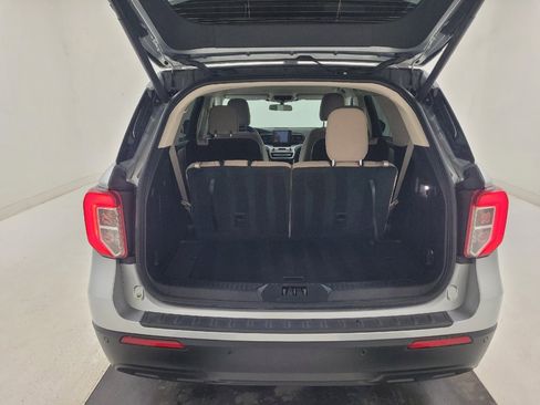 Used 2022 Ford Explorer XLT image 29