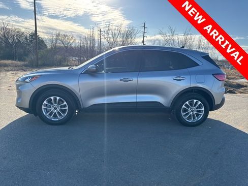 Used 2021 Ford Escape SE image 7