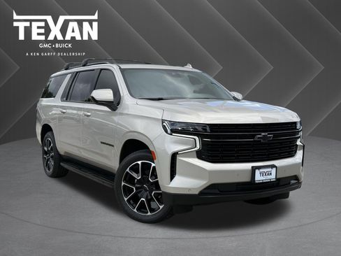 Used 2023 Chevrolet Suburban RST RWD image 1