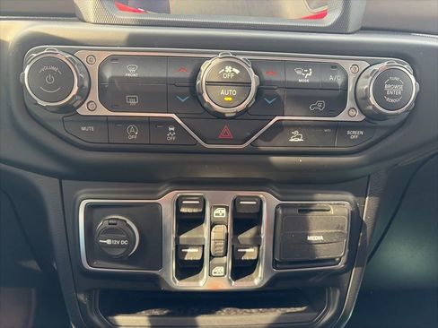 Used 2020 Jeep Gladiator Sport w/ Quick Order Package 24S image 20