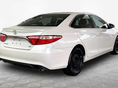 Used 2016 Toyota Camry SE FWD image 5