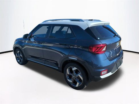 New 2025 Hyundai Venue Limited image 7