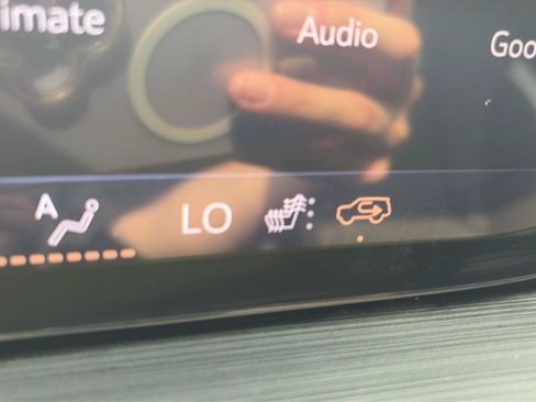 Used 2024 Buick Envision Sport Touring AWD/4WD image 25