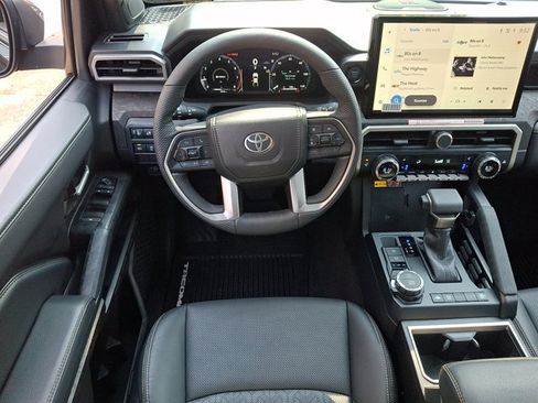 Used 2025 Toyota Tacoma Limited AWD/4WD image 12