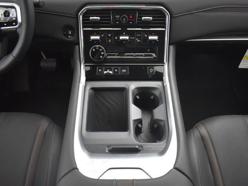 New 2025 Nissan Armada SL w/ Captain's Chari Seat Package image 12