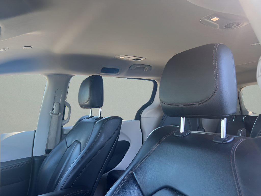 Used 2020 Chrysler Pacifica Touring-L Plus FWD image 16