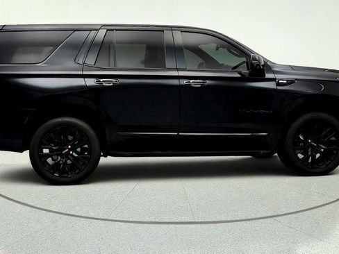 Used 2021 GMC Yukon SLT w/ SLT Premium Package AWD/4WD image 4