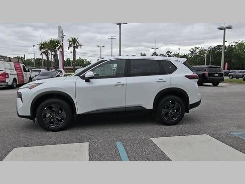 New 2026 Nissan Rogue SV FWD image 24