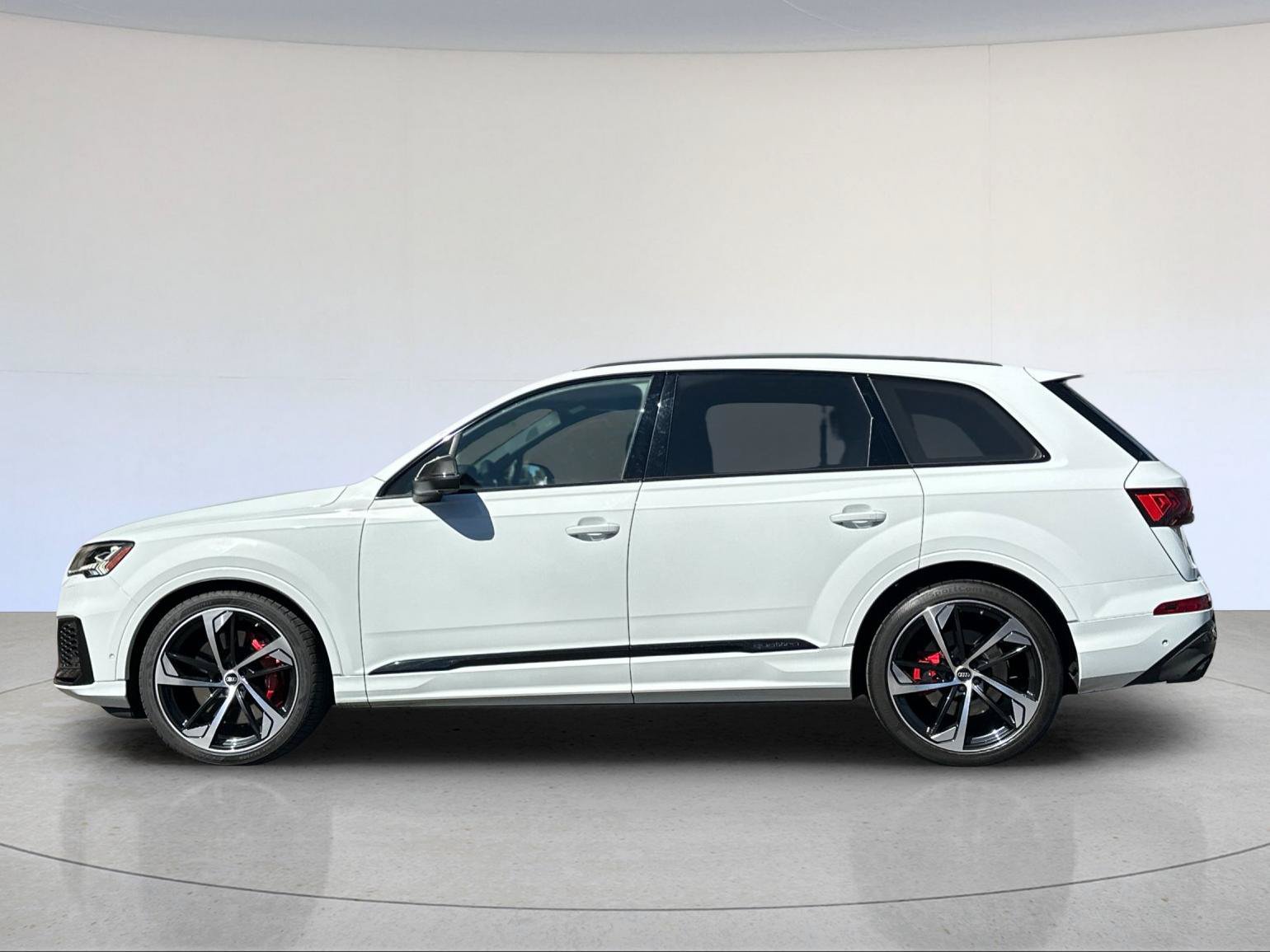 Used 2023 Audi SQ7 Prestige w/ Prestige Package AWD/4WD image 3