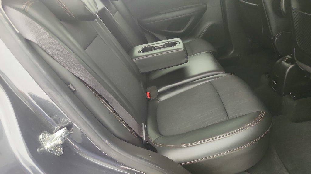 Used 2018 Chevrolet Trax LT w/ LT Convenience Package FWD image 29