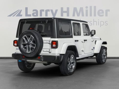 Used 2024 Jeep Wrangler Unlimited Rubicon 4xe image 5