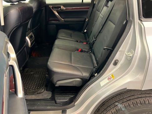 Used 2018 Lexus GX 460 Premium w/ Premium Package image 22