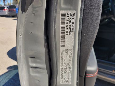 Certified 2025 Dodge Durango R/T image 23