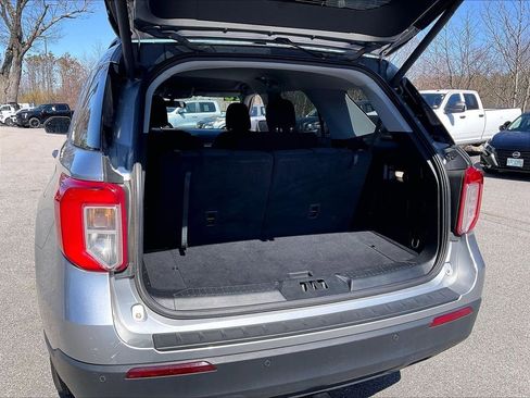 Used 2023 Ford Explorer XLT AWD/4WD image 34