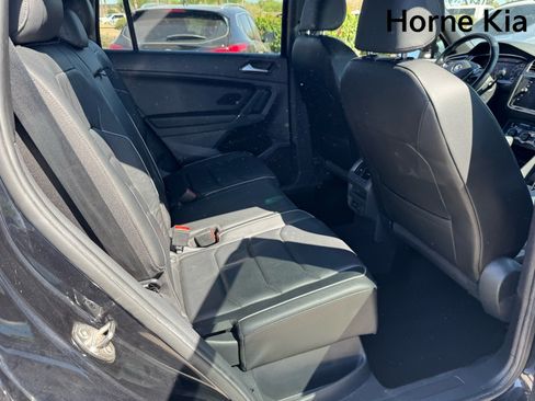 Used 2018 Volkswagen Tiguan SEL Premium AWD/4WD image 28