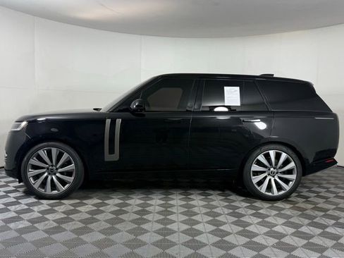 Certified 2023 Land Rover Range Rover SE image 3