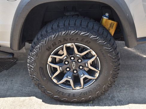Used 2026 Chevrolet Colorado ZR2 AWD/4WD image 9
