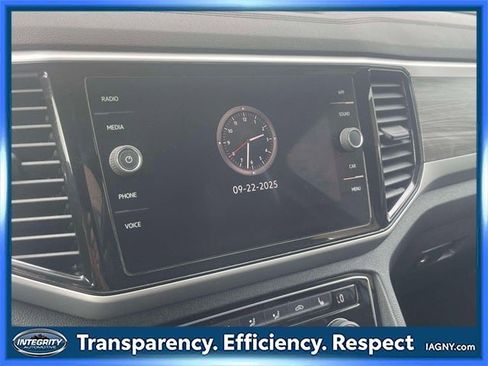 Used 2022 Volkswagen Atlas Cross Sport SE image 27