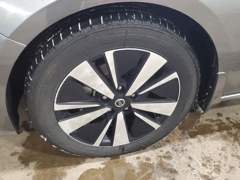 Used 2022 Nissan Altima 2.5 SV image 9