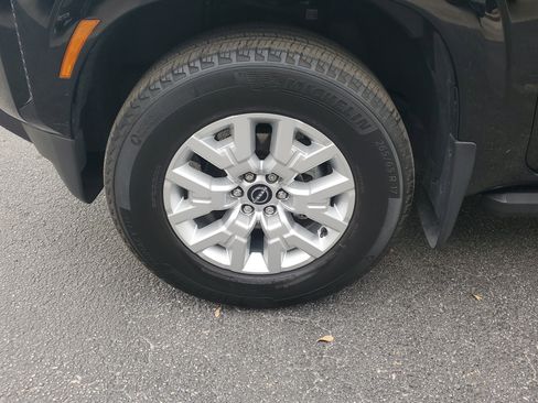 Used 2023 Nissan Frontier SV w/ Technology Package image 4