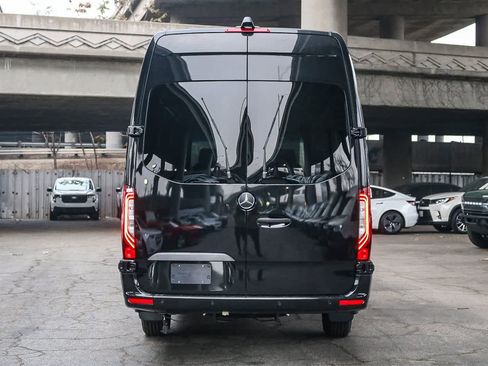 Used 2024 Mercedes-Benz Sprinter 2500 image 7