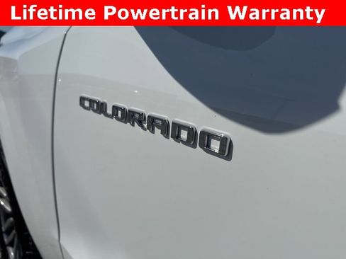 Used 2024 Chevrolet Colorado LT w/ LT Convenience Package image 8