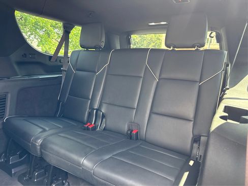 Used 2024 Cadillac Escalade ESV Sport w/ LPO, ONYX Package AWD/4WD image 42