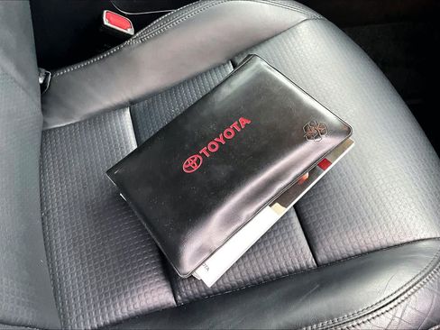 Used 2018 Toyota Tacoma TRD Sport image 14