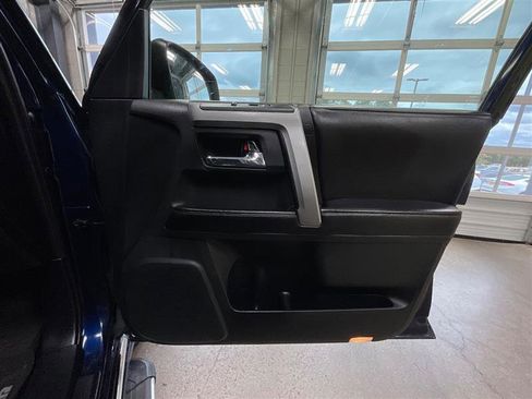 Used 2015 Toyota 4Runner Limited AWD/4WD image 28