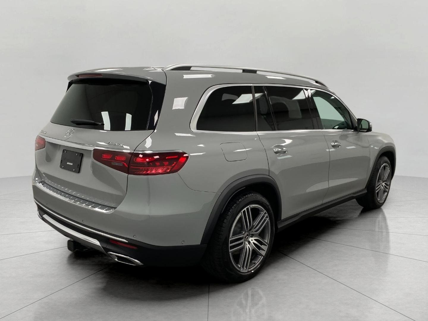 Certified 2026 Mercedes-Benz GLS 450 4MATIC image 39
