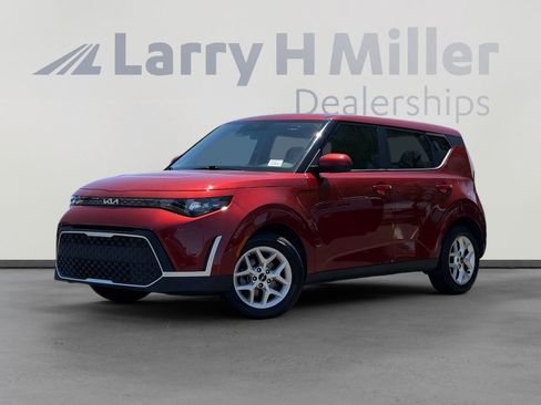 Used 2023 Kia Soul LX w/ LX Technology Package FWD image 1