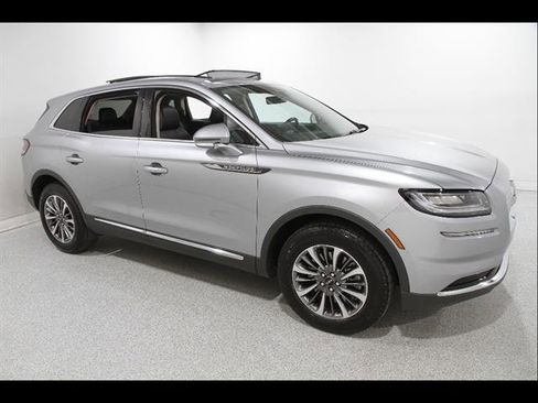 Used 2023 Lincoln Nautilus Reserve FWD image 1