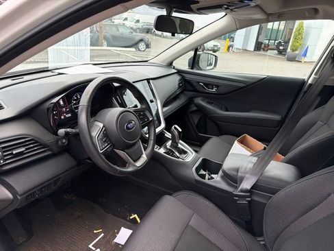 Used 2024 Subaru Outback Premium AWD/4WD image 4
