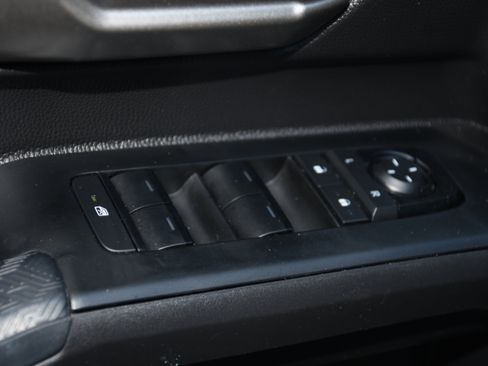 Used 2025 Toyota Tacoma TRD Sport AWD/4WD image 10