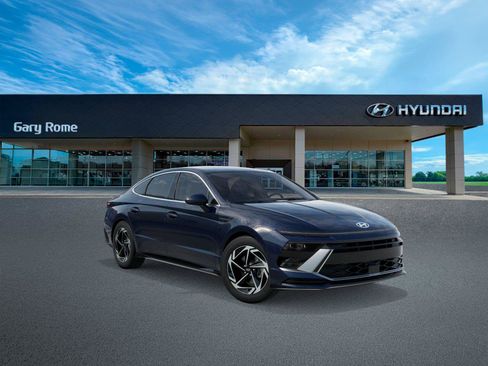 New 2026 Hyundai Sonata SEL FWD image 2