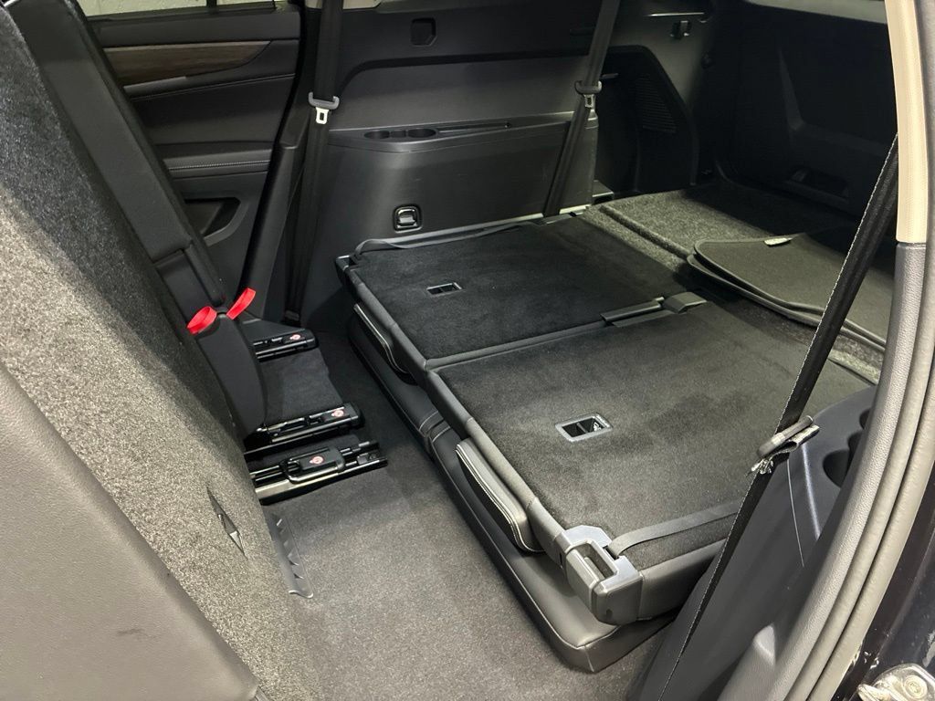 Used 2025 Volkswagen Atlas SEL Premium R-Line AWD/4WD image 31