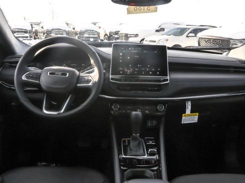 New 2026 Jeep Compass Latitude image 14