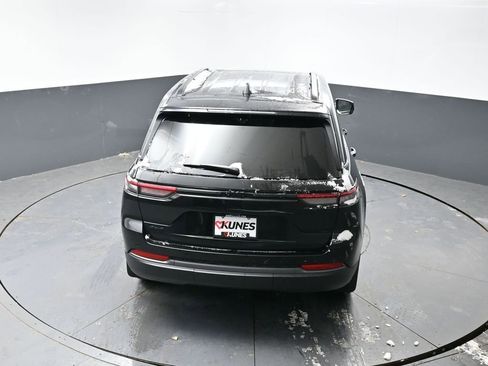 New 2026 Jeep Grand Cherokee Altitude image 36