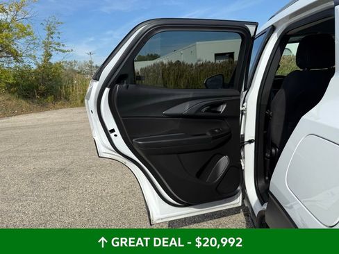 Used 2024 Chevrolet TrailBlazer LT w/ Driver Confidence Package image 32